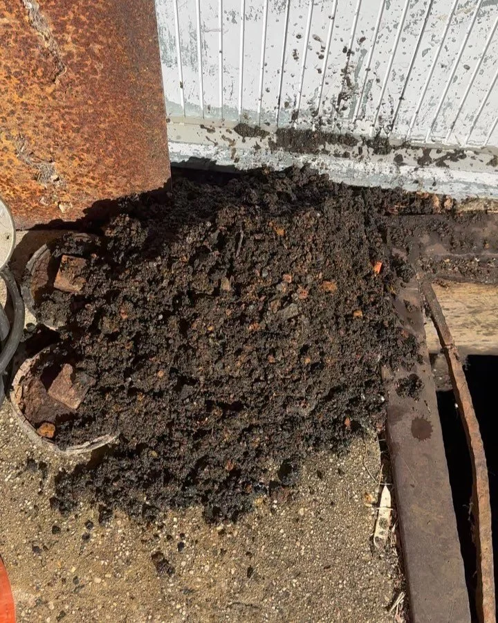 🚨 SCALE BUILDUP REMOVED! 🚨
This restaurant was dealing with constant sewer backups until they called Main Line Sewer &amp; Drain LLC. After a video inspection, we found their old cast iron pipes were packed with heavy scale &mdash; minerals, rust, 