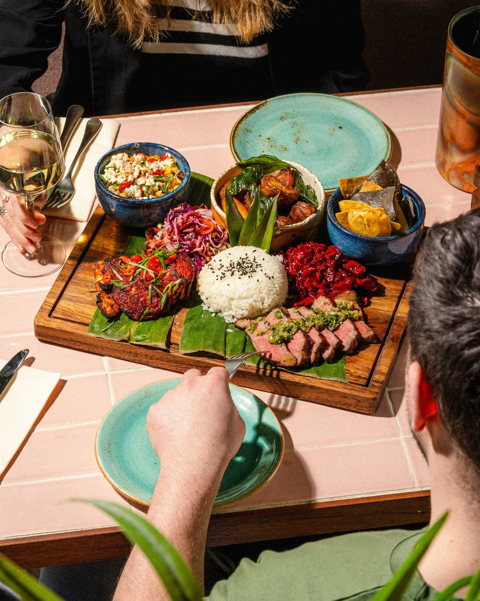 Heading out across the Bank Holiday weekend? I need of some inspiration, here it is! 

Join us across the Bank Holiday Weekend &amp; get stuck into our Hawaiian Feast Board! 

Book your table via the link in our bio!