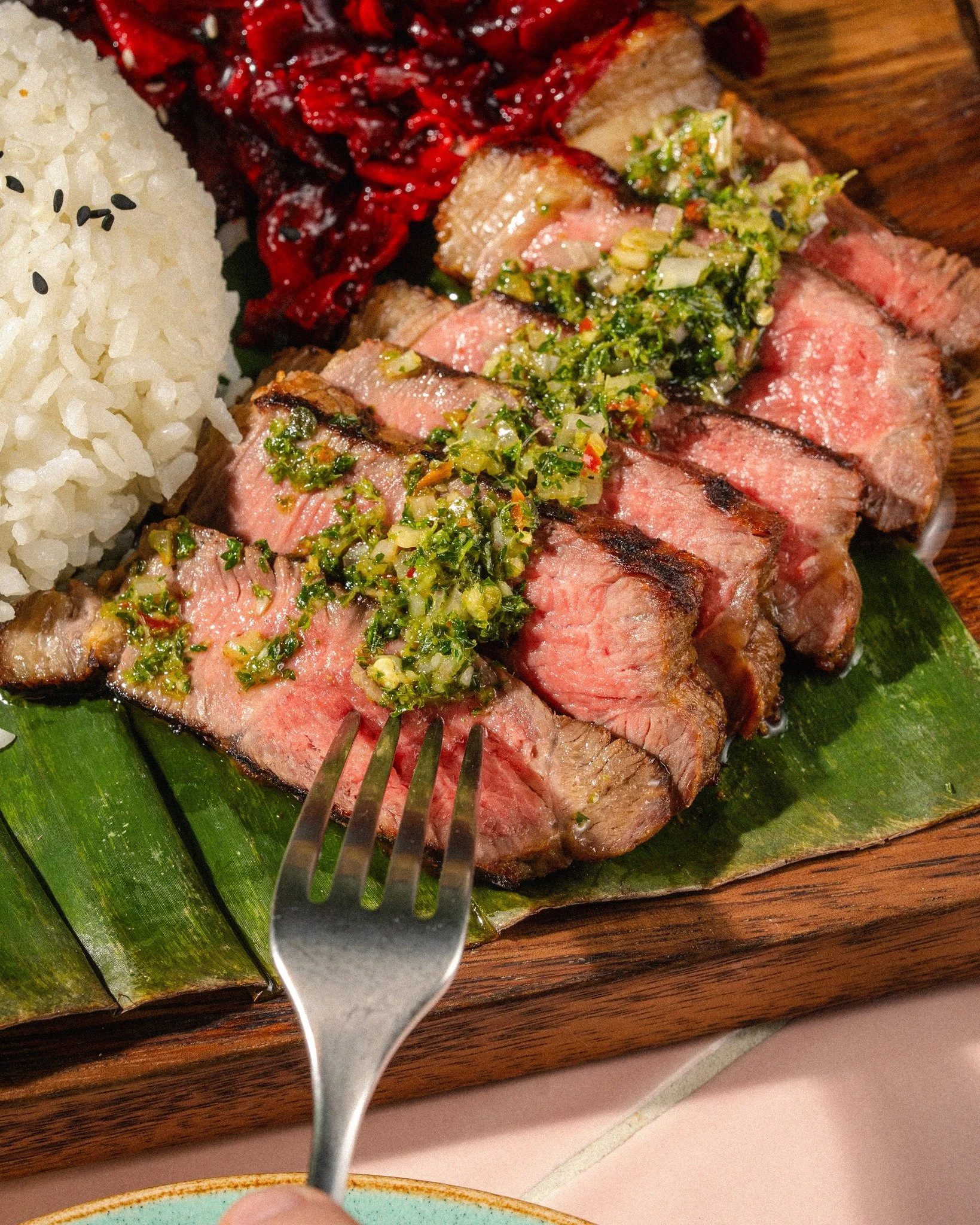 Sharing is caring! Our Hawaiian Feast Board is designe for 2-3 people, the perfect way to get stuck into all of your favourites! 

Here's what you get... 8oz Barbecued Birria Sirloin Steak, Charred Huli Huli Chicken Breast + Sticky Char Siu pulled Po