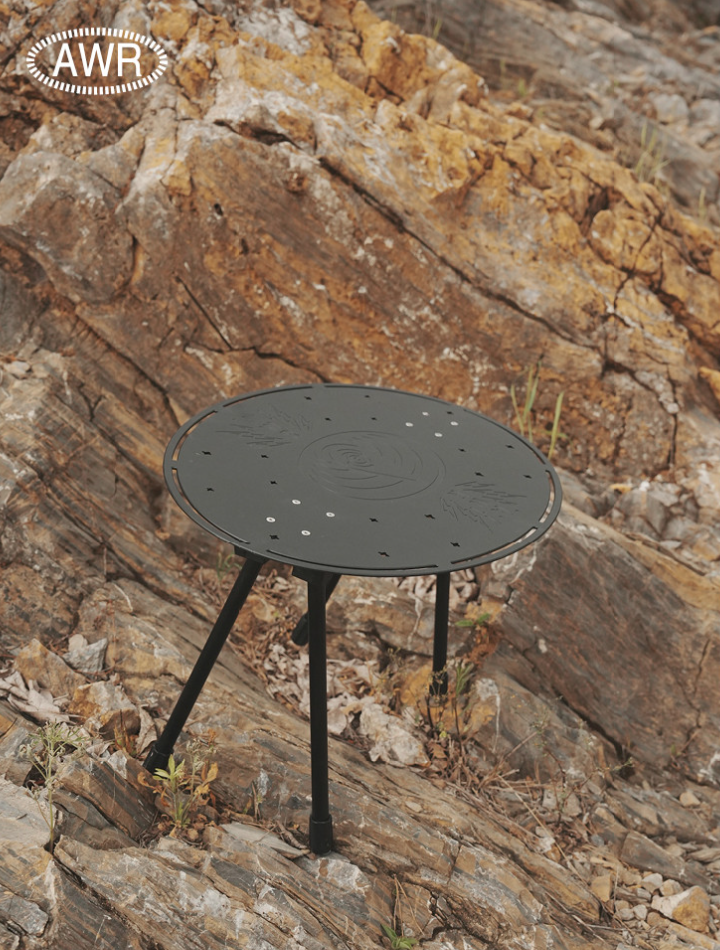 1)테이블(스케이드보드다리) 모델컷.PNG