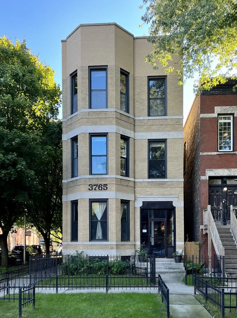 3765 N Kenmore Ave - Chicago, IL