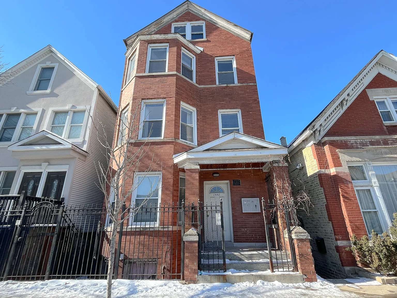 2442 N Ashland - Chicago, IL