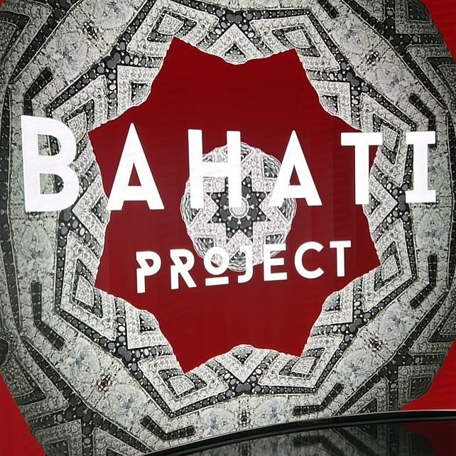 More golden moments from the Bahati opening night &mdash; art, soul, and celebration in every frame ✨💙 

#bahatiproject #artgallery #exhibition #openingparty #artjewelery #uniquejewelry #artdubai #downtowndubai