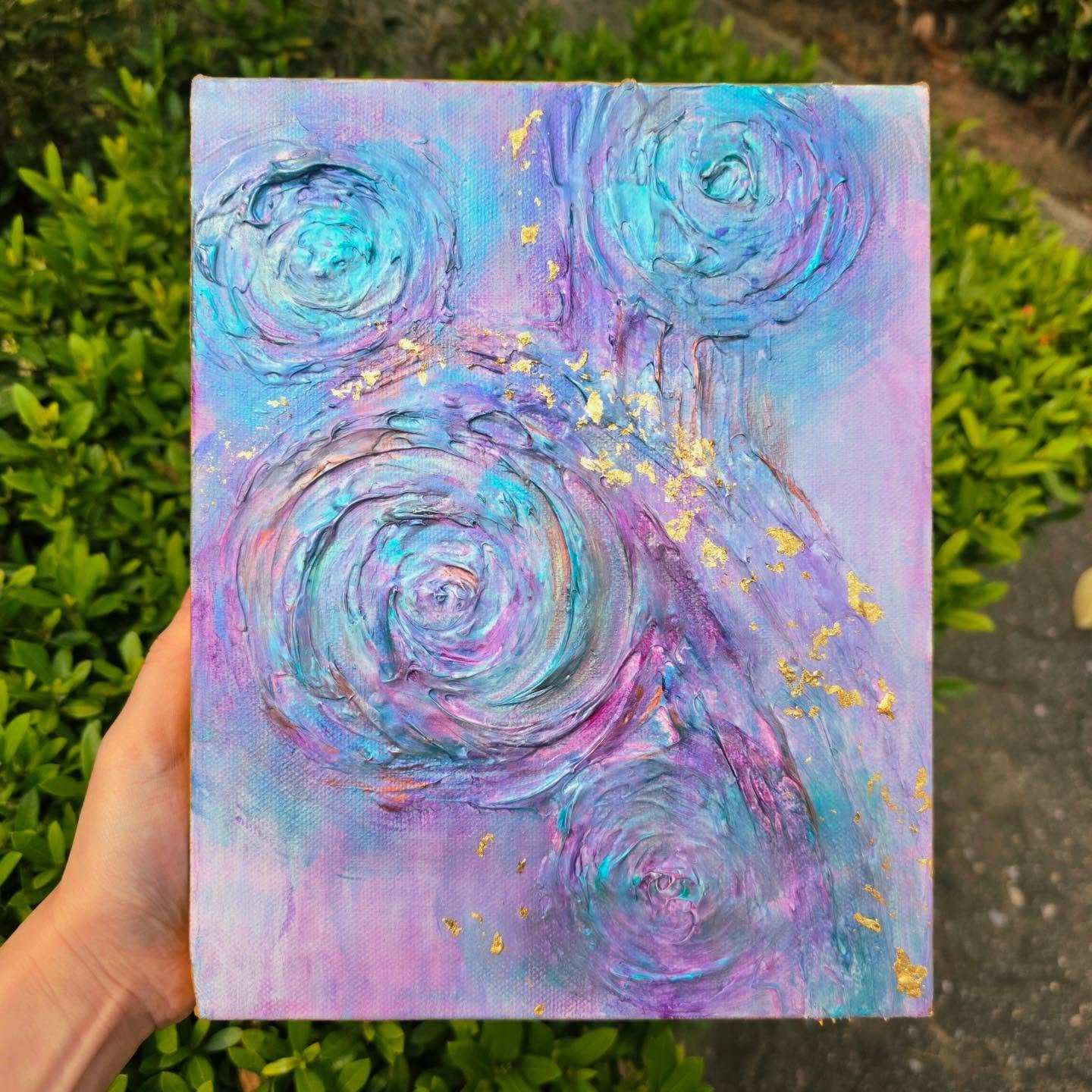 《Healing &middot; 紫氣東來 》
未有文案，因為我未諗到點寫 🤔💭
但係話說今年係赤馬紅羊年，唔太適合紅色， 金色又畫過，所以我畫了紫色💜