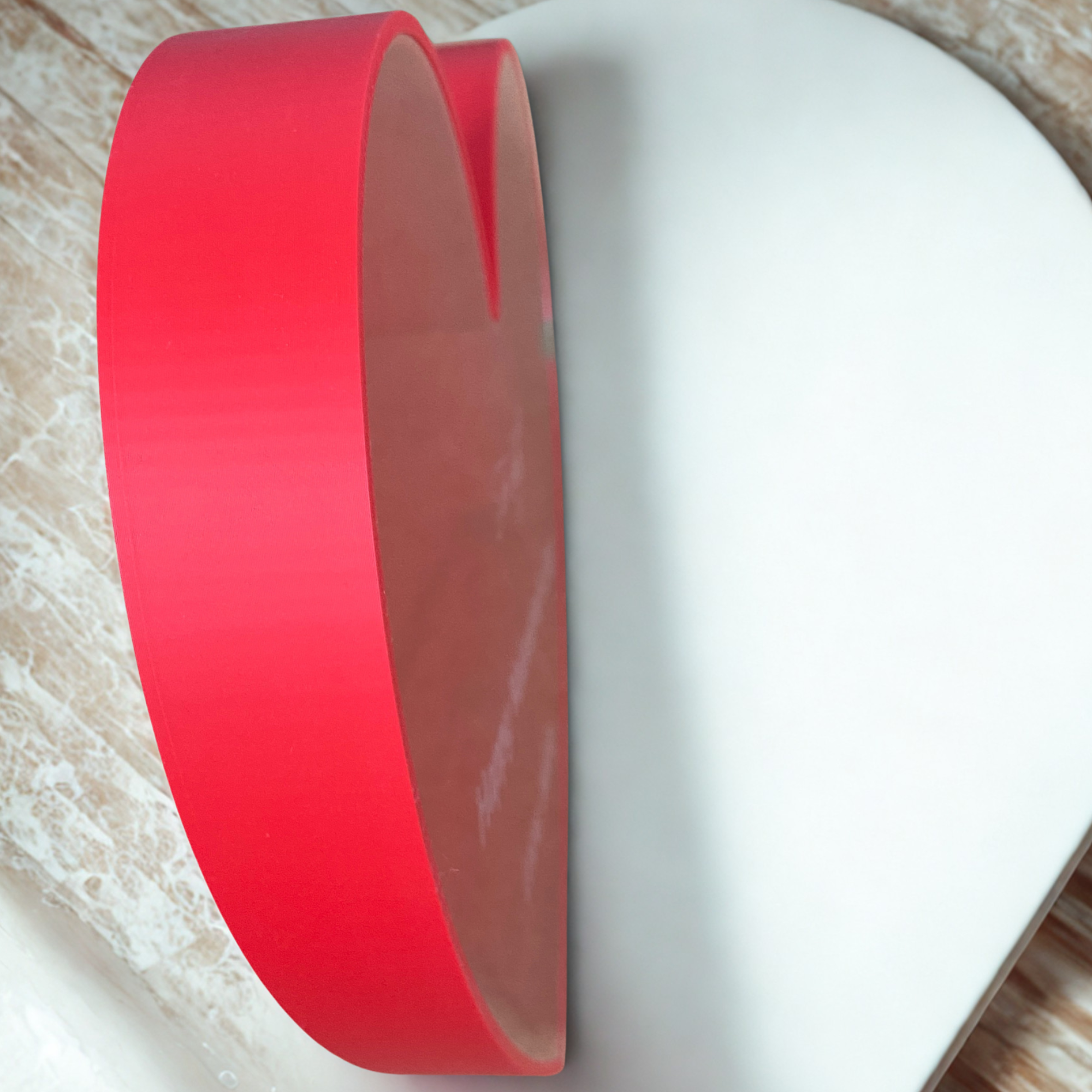 Fillable heart with acrylic lid