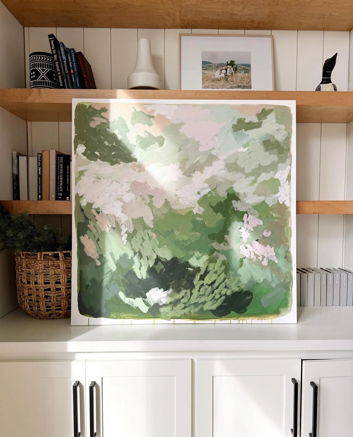Watching the world around me come alive with color in the spring is for sure one of the most beautiful things! When I step outside in the mornings, I can almost convince myself that I am standing in the middle of a jungle, with the birds so loudly de