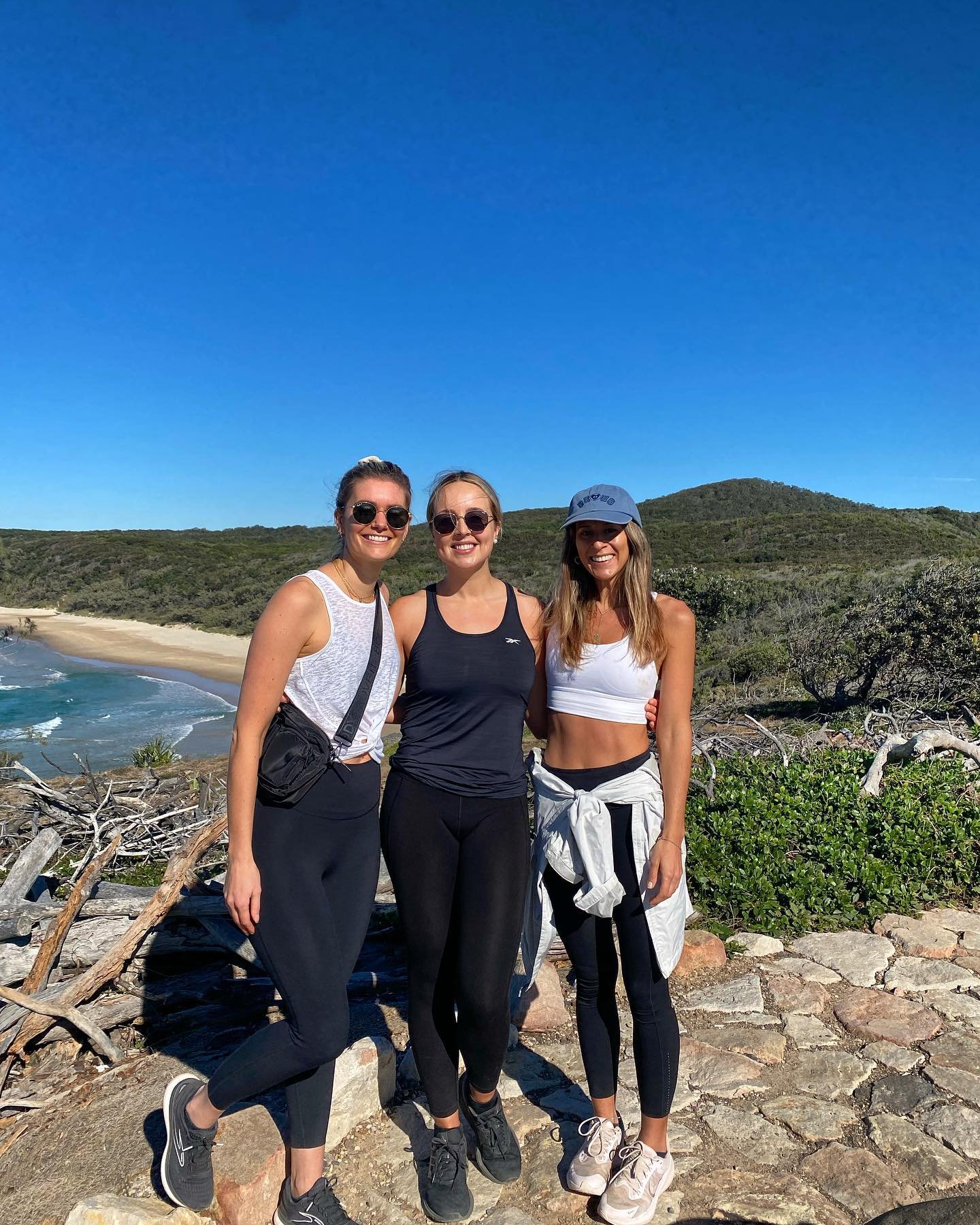 National Park walk with a couple of the girls in our monthly mentor meet up ☀️ If you&rsquo;re a current practitioner or student &amp; looking to connect, come join us!
