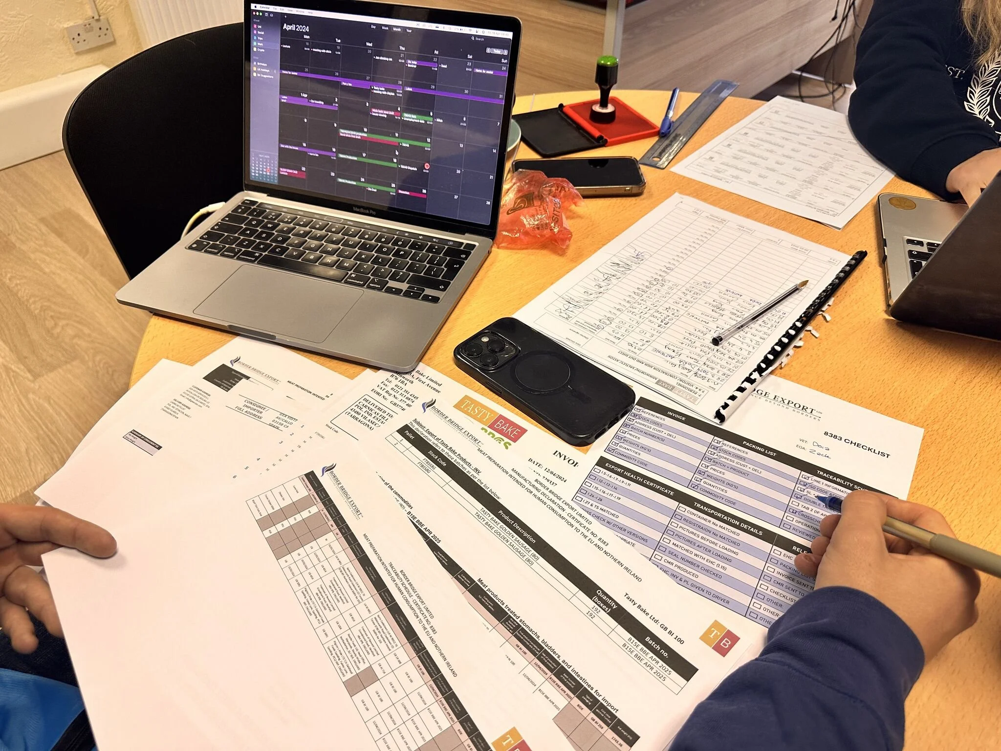 Organising with transport partners and scheduling them in