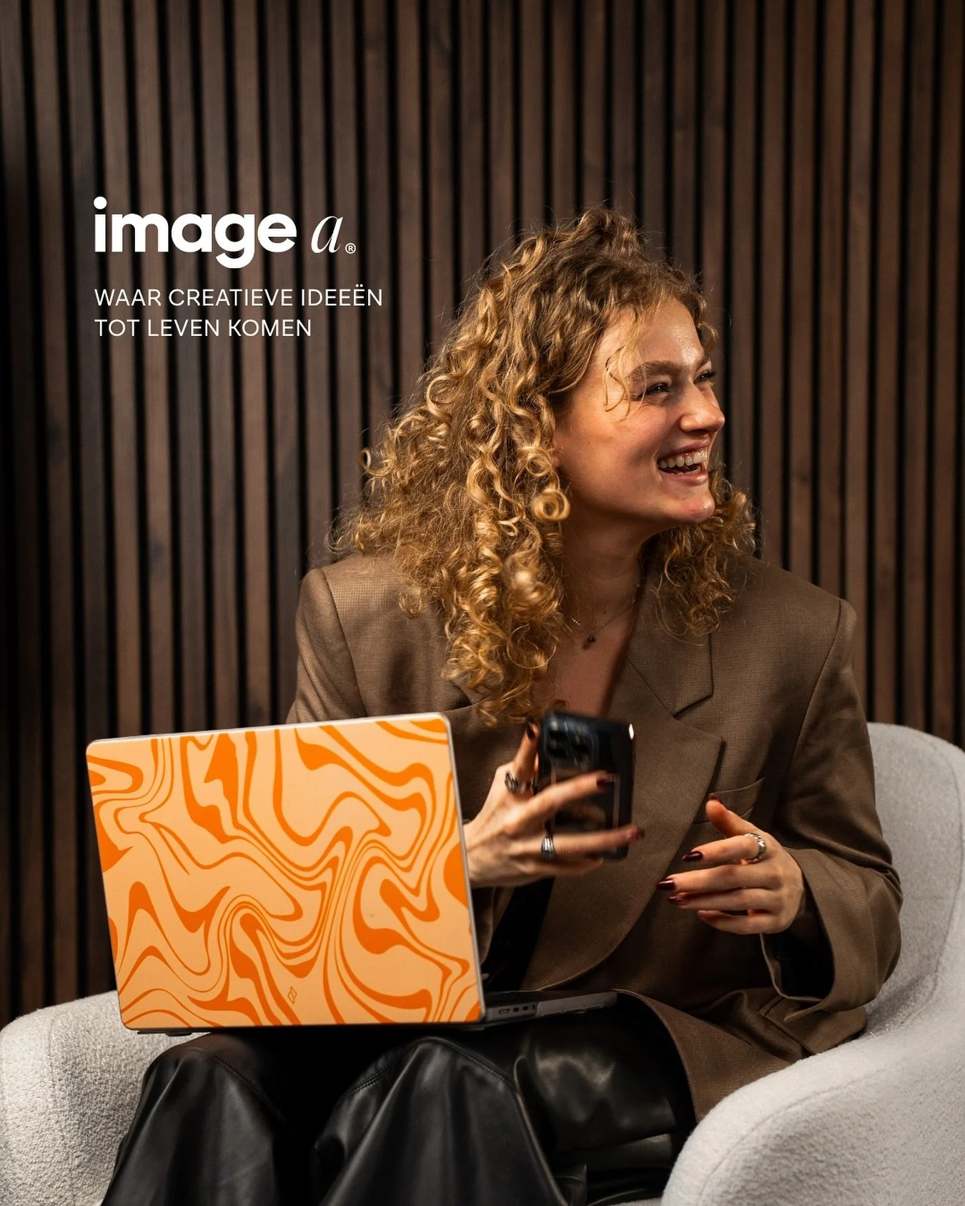 Ik ben Gea, 22 jaar en de founder van IMAGE A. Met een flinke dosis passie en creativiteit help ik ondernemers hun merk te versterken en hun visuele uitingen te professionaliseren.

Van social media posts tot pakkende advertenties en stijlvolle flyer