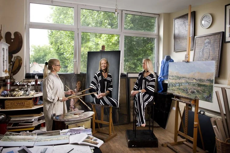 Arabella Dorman at her studio, painting a self portrait 