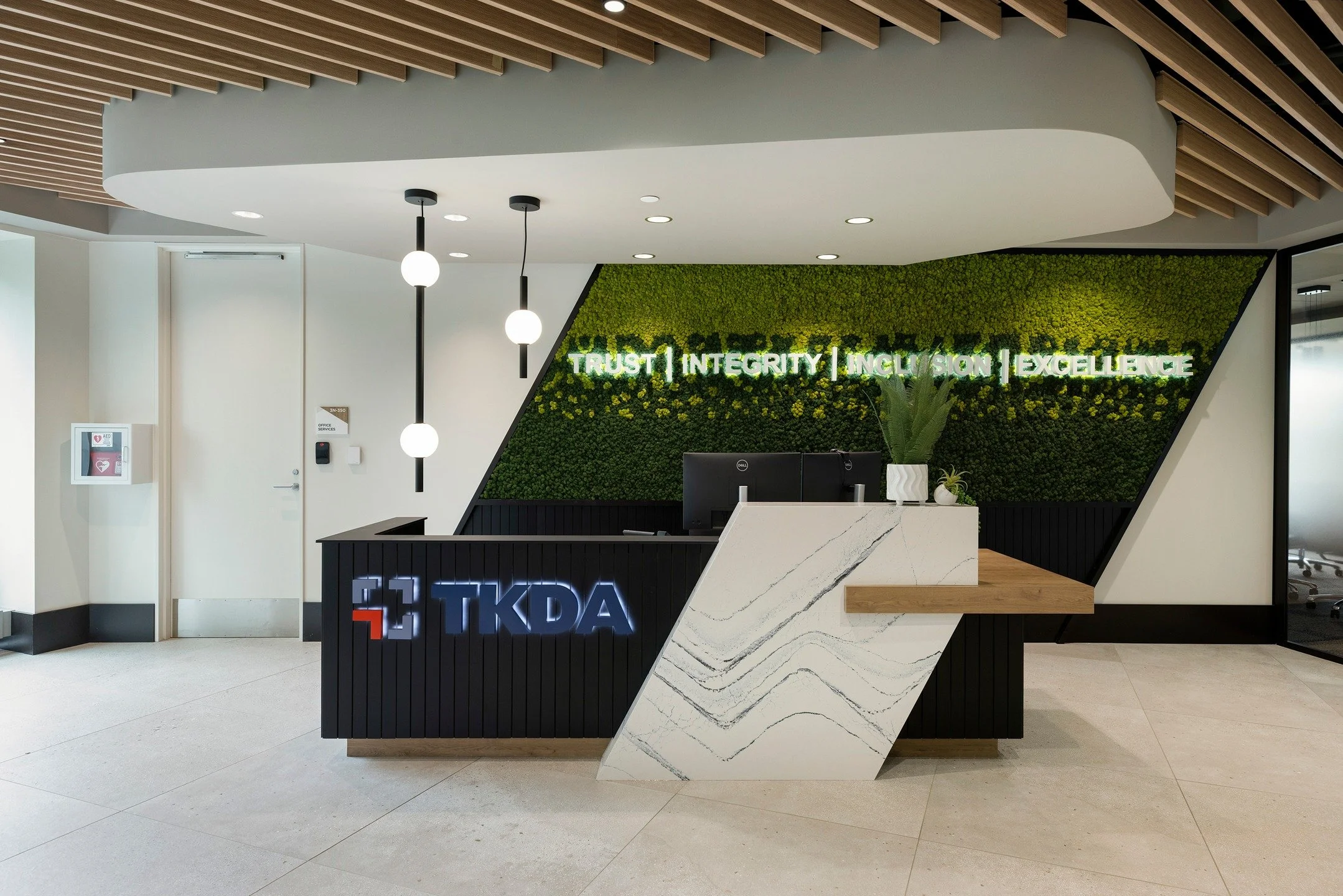 It was an honor to partner with @planforce and the team at @tkda1910 to bring their new Bloomington office to life. 

This expansive 85,000-square-foot facility, spanning two full floors, was meticulously designed to foster collaboration and innovati
