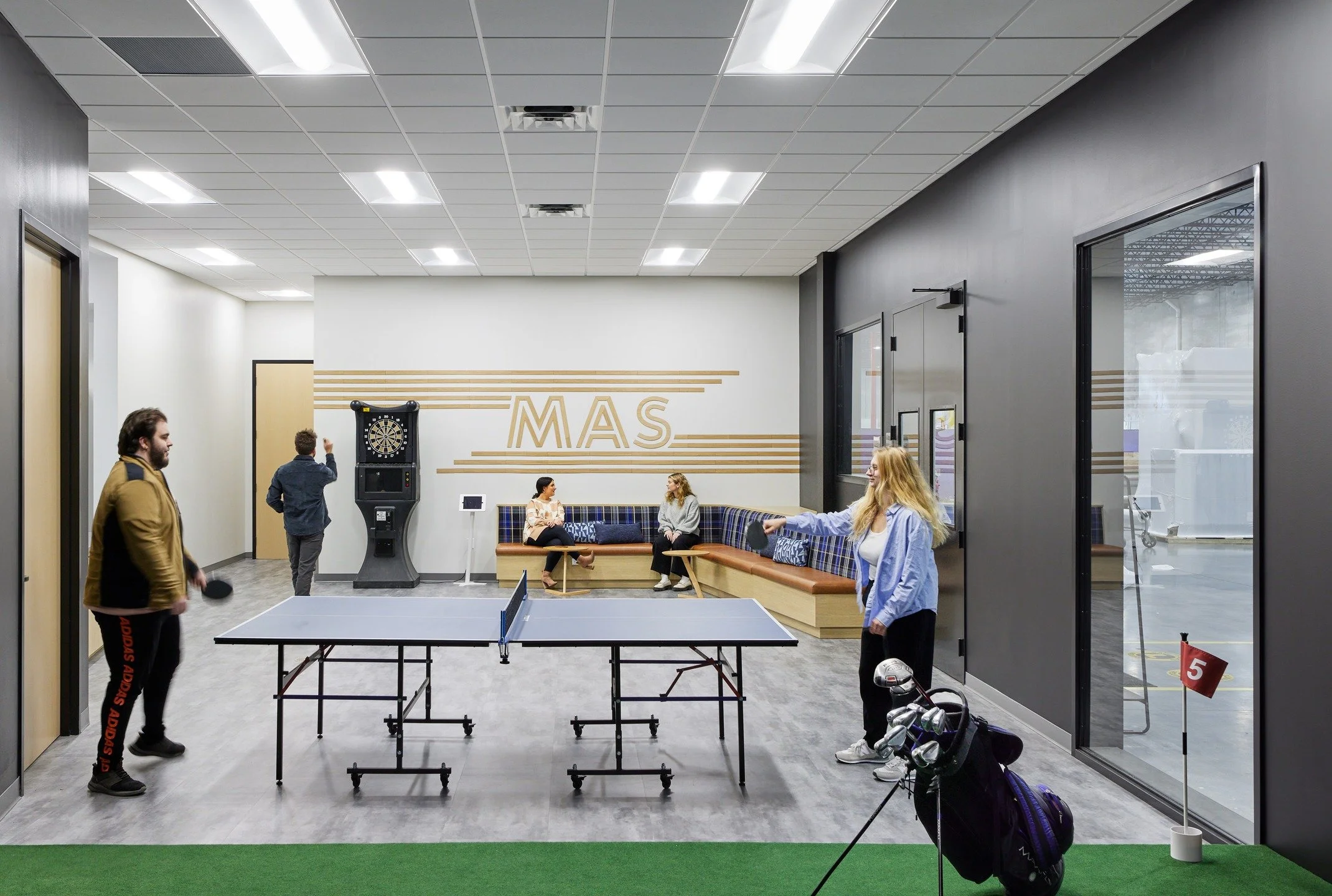 Mission Throwback:

It's been almost two years since we completed this project for MAS HVAC in Maple Grove. With over 148,000 SF of office and warehouse space, we successfully made this the perfect fit for the MAS HVAC team.

This space includes uniq