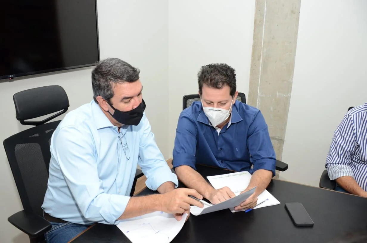 Em reunião com Renato Câmara, Secretário de Infraestrutura afirma que já autorizou o recapeamento a partir do trevo da BR-060 até a rua Duque de Caxias em Bela Vista