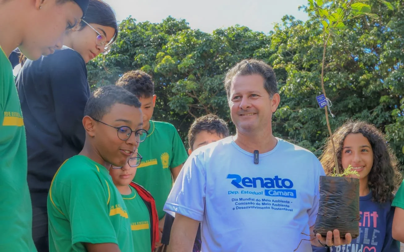 Deputado Renato realiza ação de conscientização ambiental em Dourados: “novos hábitos”