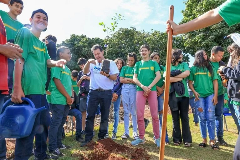 Deputado Renato realiza ação de conscientização ambiental em Dourados: “novos hábitos”