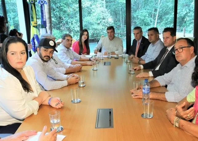    Reunião no Receptivo do Governo do Estado com a participação do deputado Renato Câmara.   
