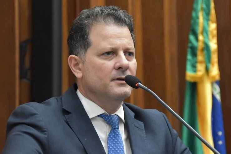    Deputado Renato Câmara reivindica a execução de tapa-buracos na MS-388. Foto: Assessoria   