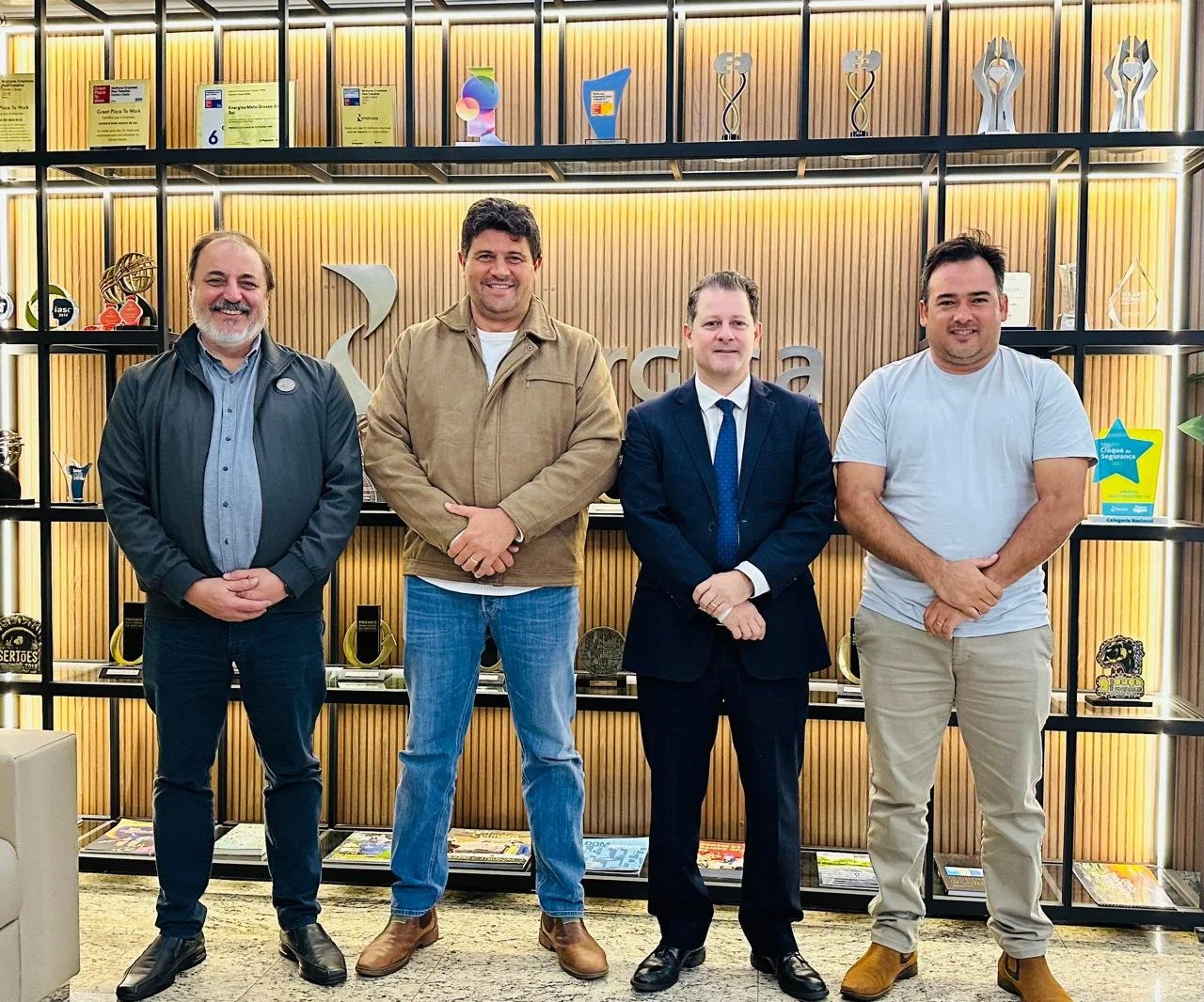 Sidrolândia apresenta demandas por rede elétrica em agrovilas e bairro Jatobá