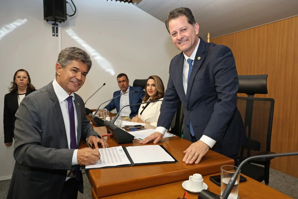Inédita: ALEMS realiza posse dos membros da Frente em Apoio ao Varejo de Comércio e Serviços
