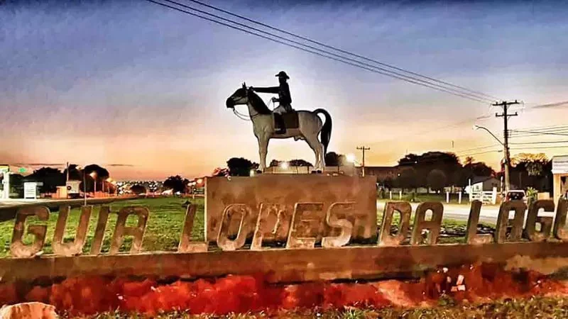 Terra de Guerreiros e Sonhadores: 87 Anos de Guia Lopes da Laguna