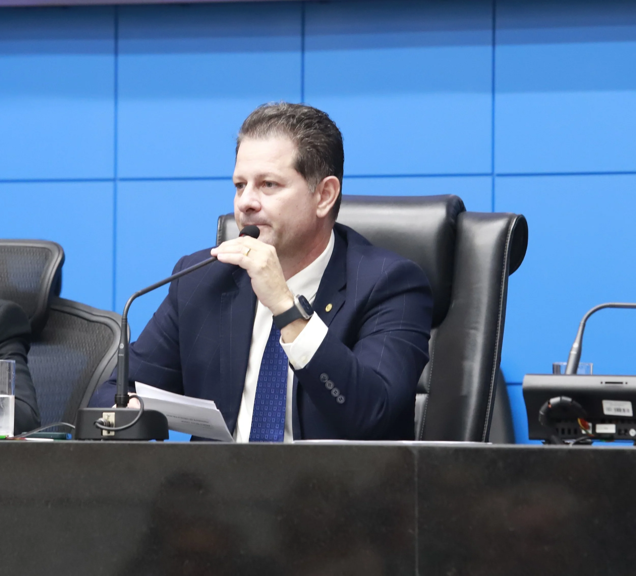 Renato Câmara solicita caminhão compactador de lixo para coleta em Batayporã