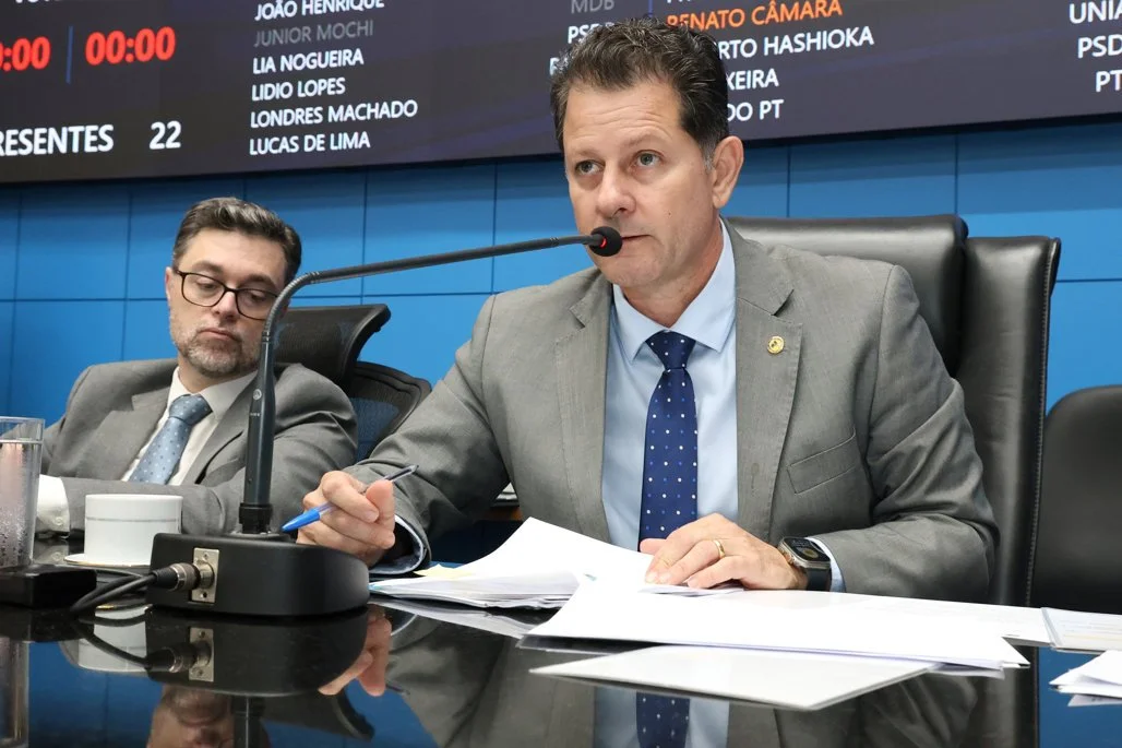 Renato Câmara pede melhorias na área externa da Escola Floriano Viegas em Dourados