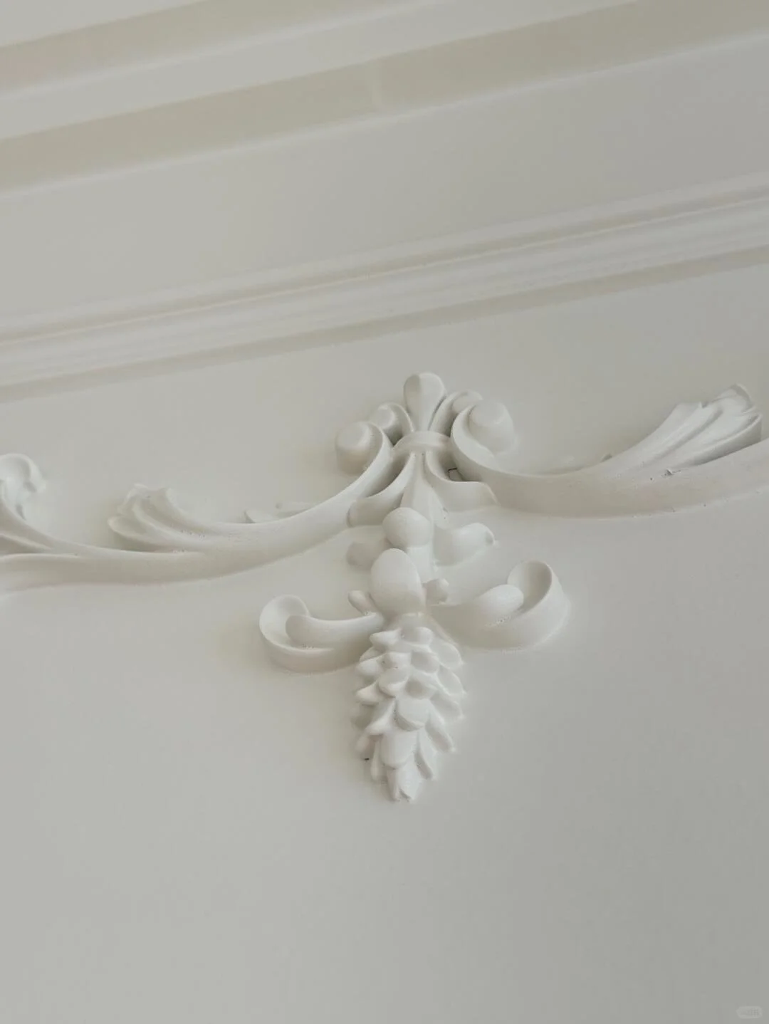 Complexity without the complication. 🛠️✨
Uchain Material&rsquo;s PU Moulding delivers the crisp, high-definition aesthetic of traditional plaster&mdash;but without the fragility or heavy weight. We're talking about sharp lines and deep, intricate re