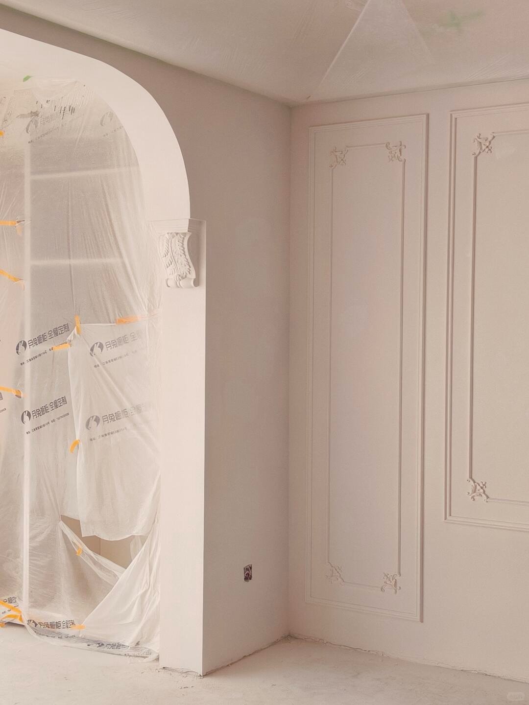 Add depth to your design, not weight to your workflow. 🏗️
Uchain Material&rsquo;s PU Moulding is crafted for high-definition impact. We&rsquo;re talking about crisp, intricate patterns and deep reliefs that look like heavy, traditional plasterwork. 