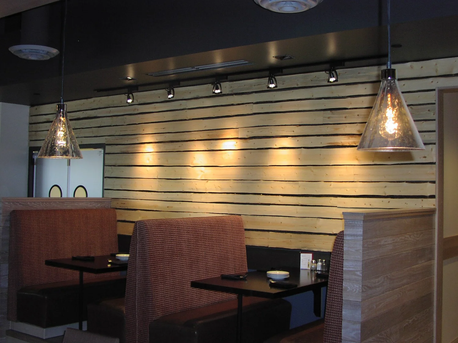 Project: Macy’s Lakeshore Grill Feature Wall