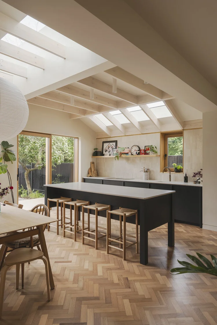 Larch-clad rear extension in the Wanstead Grove Conservation Area ...
