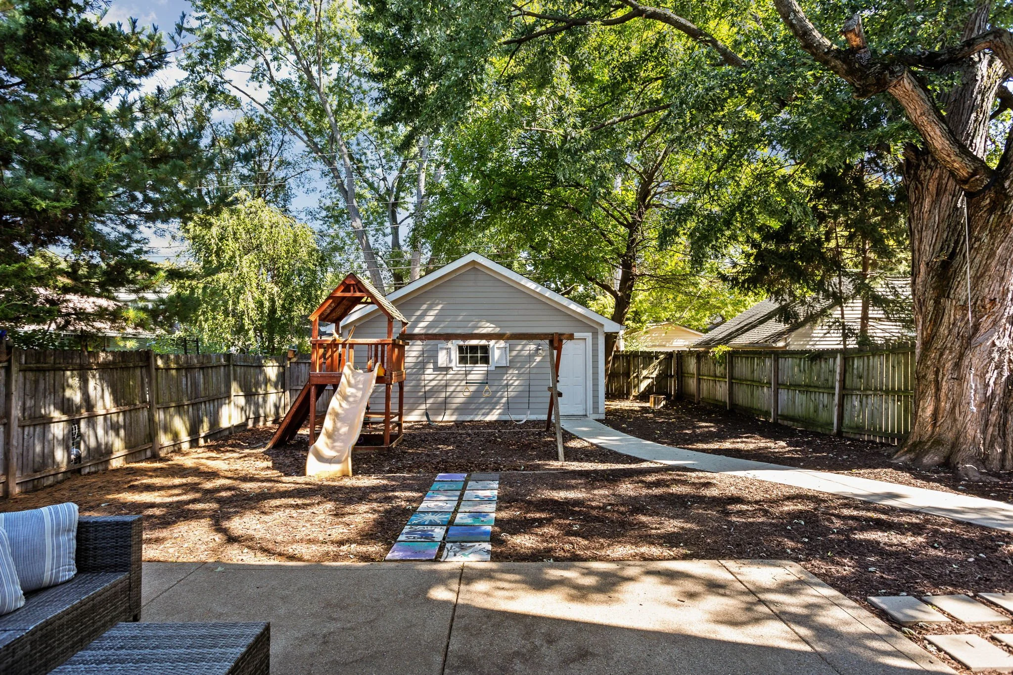 23-web-or-mls-5321-broadway-st.jpg