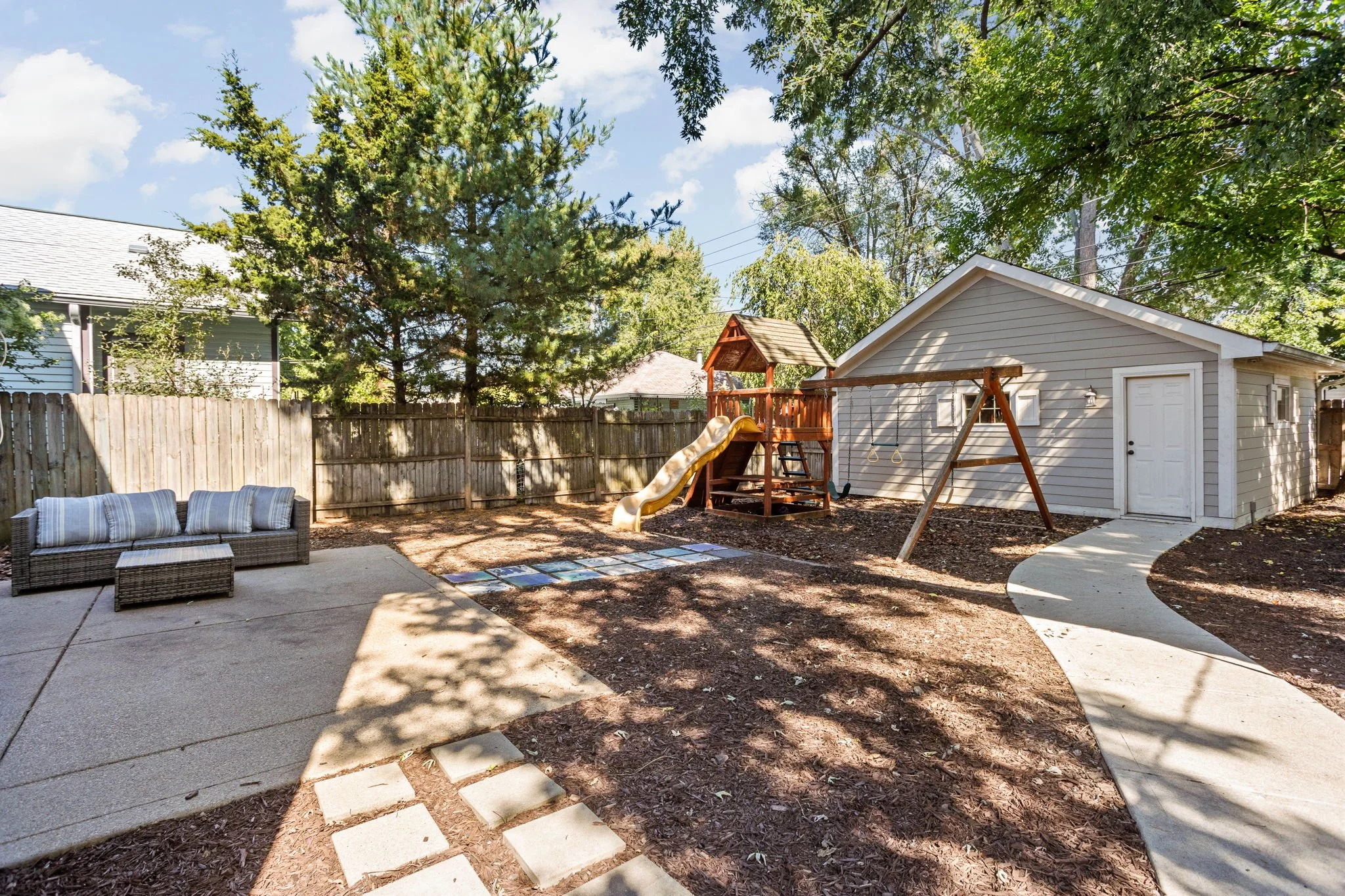 25-web-or-mls-5321-broadway-st.jpg