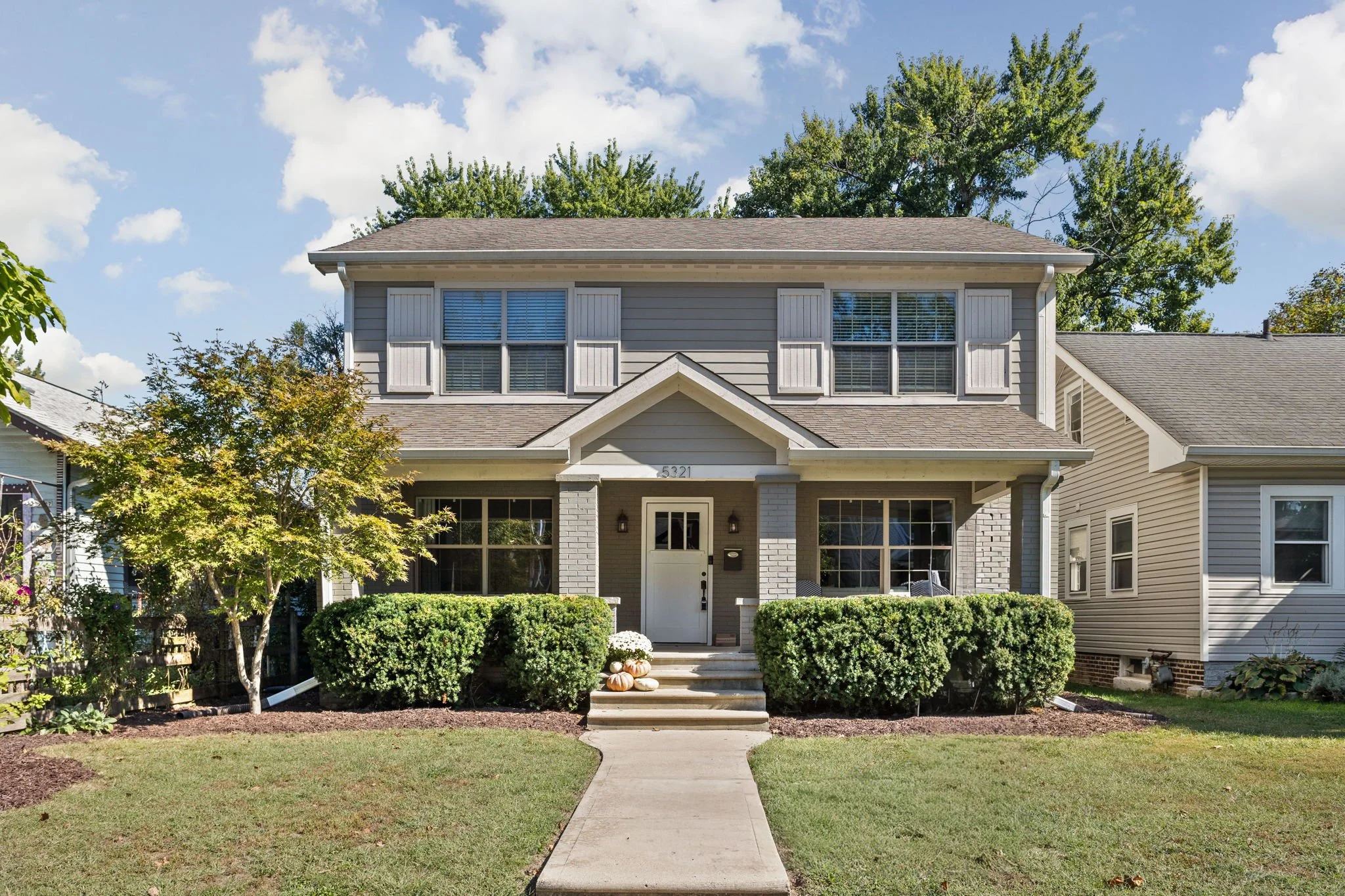 FOR SALE: 5321 Broadway Street