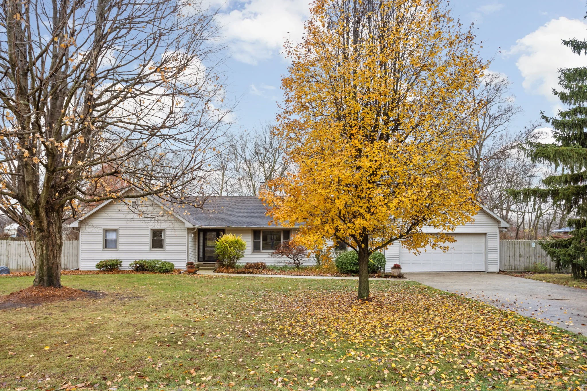 1-web-or-mls-6607-w-ryan-dr.jpg