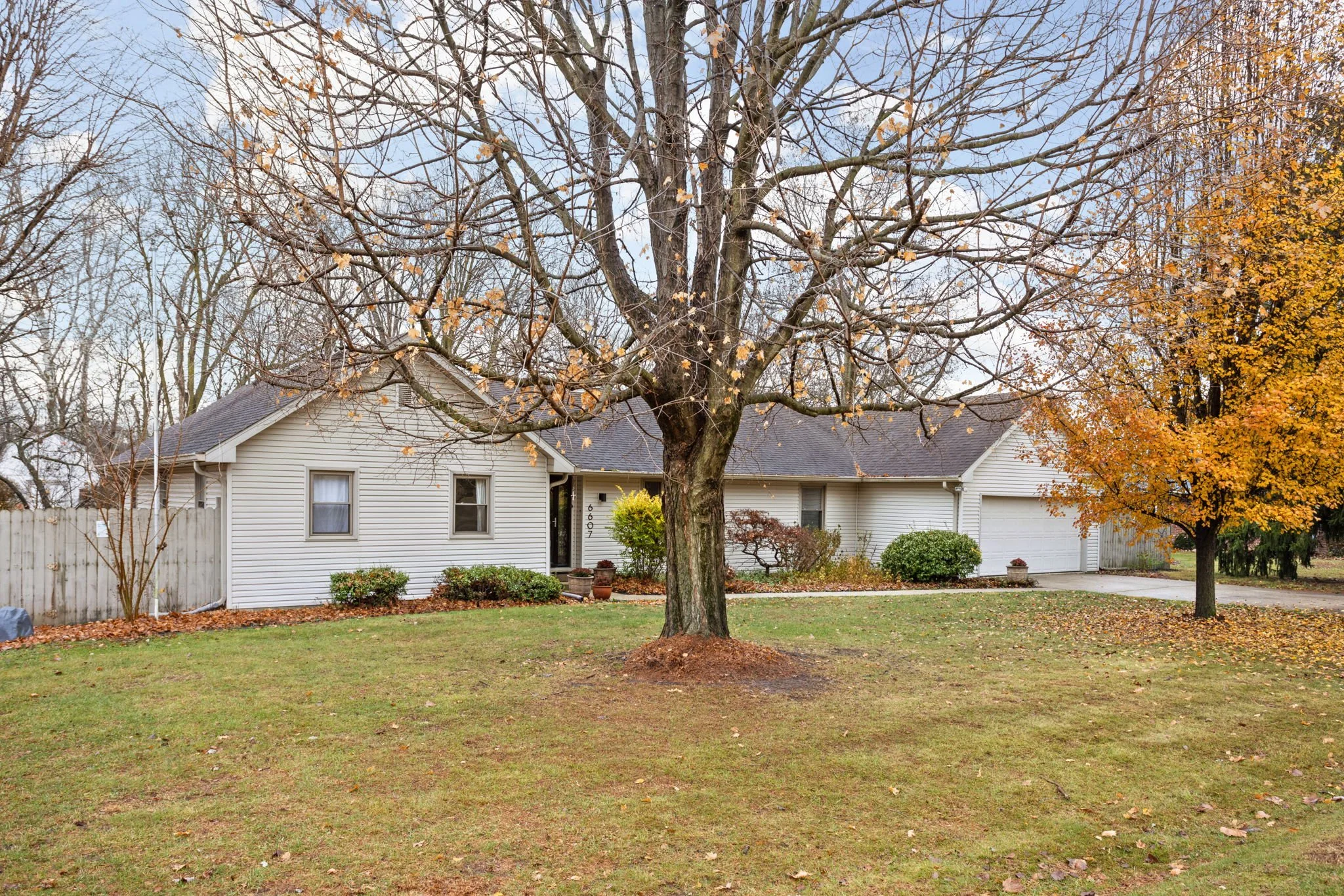 3-web-or-mls-6607-w-ryan-dr.jpg