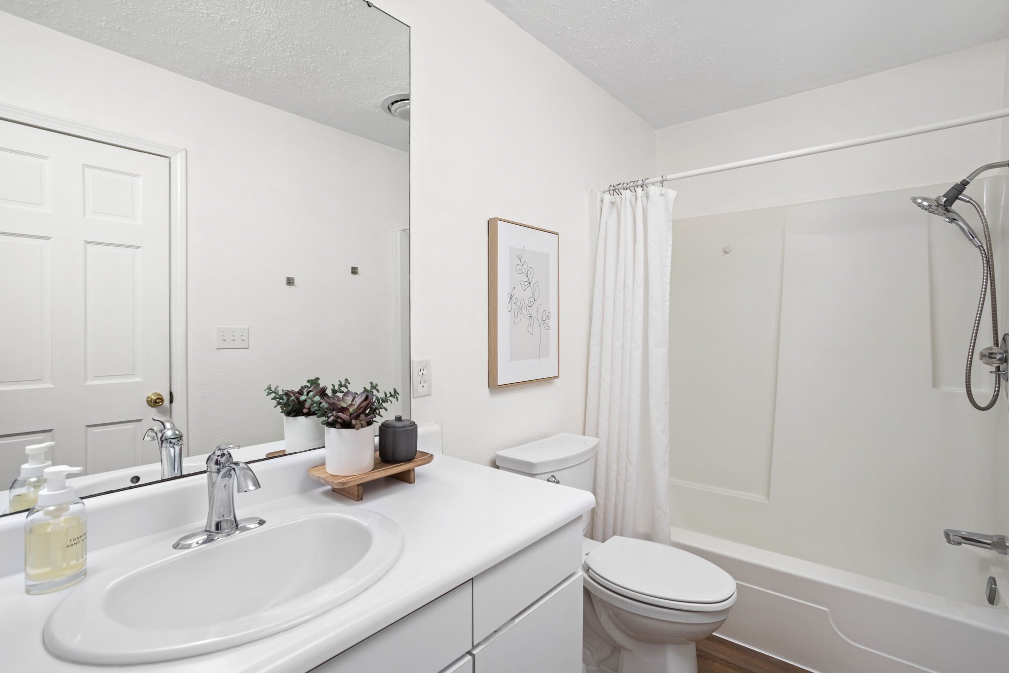 8-web-or-mls-6607-w-ryan-dr.jpg