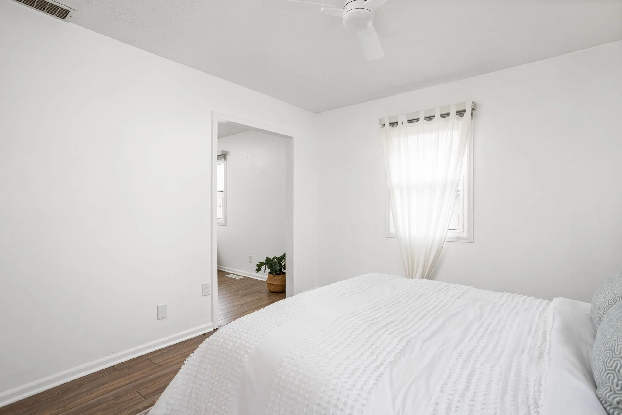 11-web-or-mls-6607-w-ryan-dr.jpg