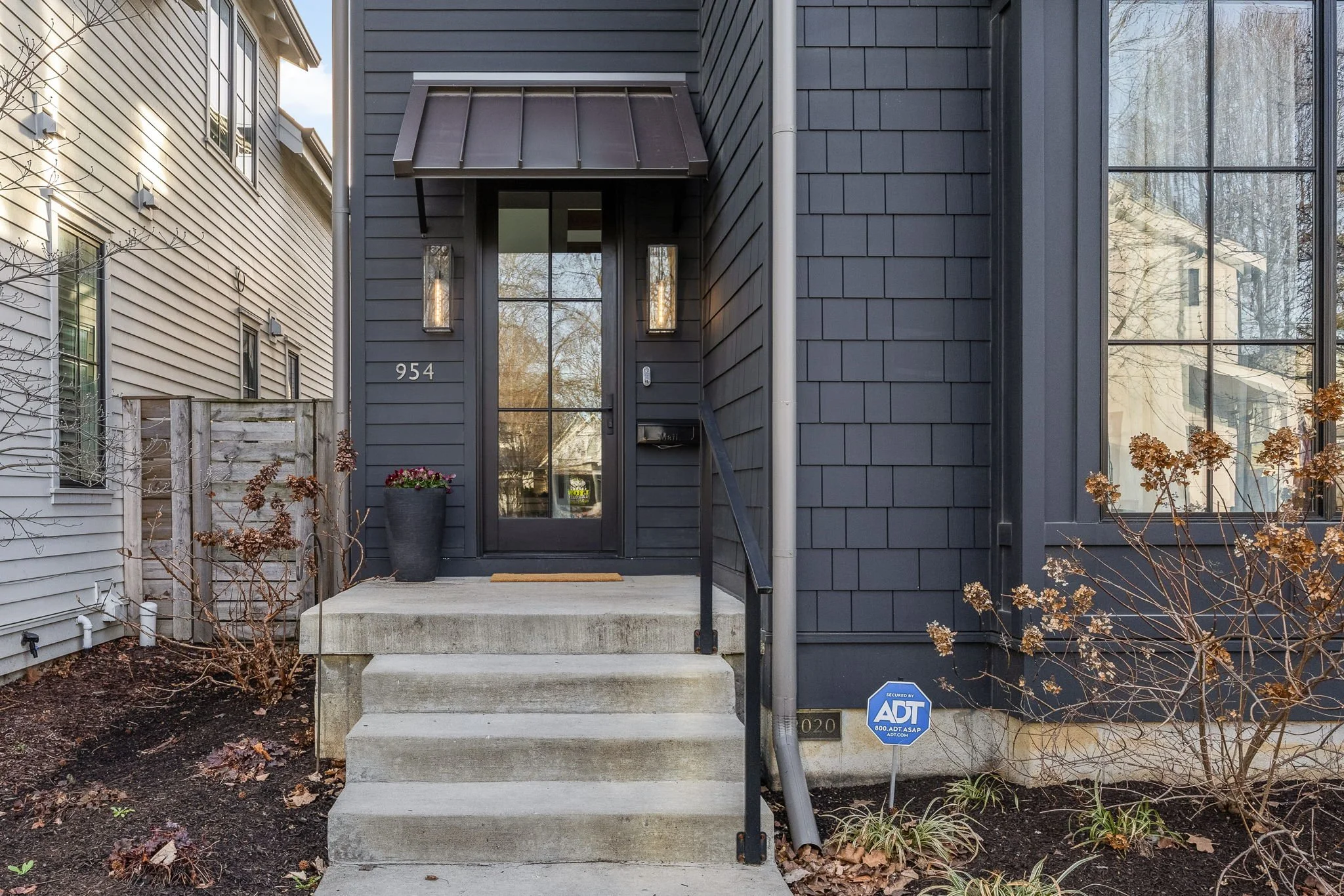 4-web-or-mls-04 - 954 Stillwell St.jpg