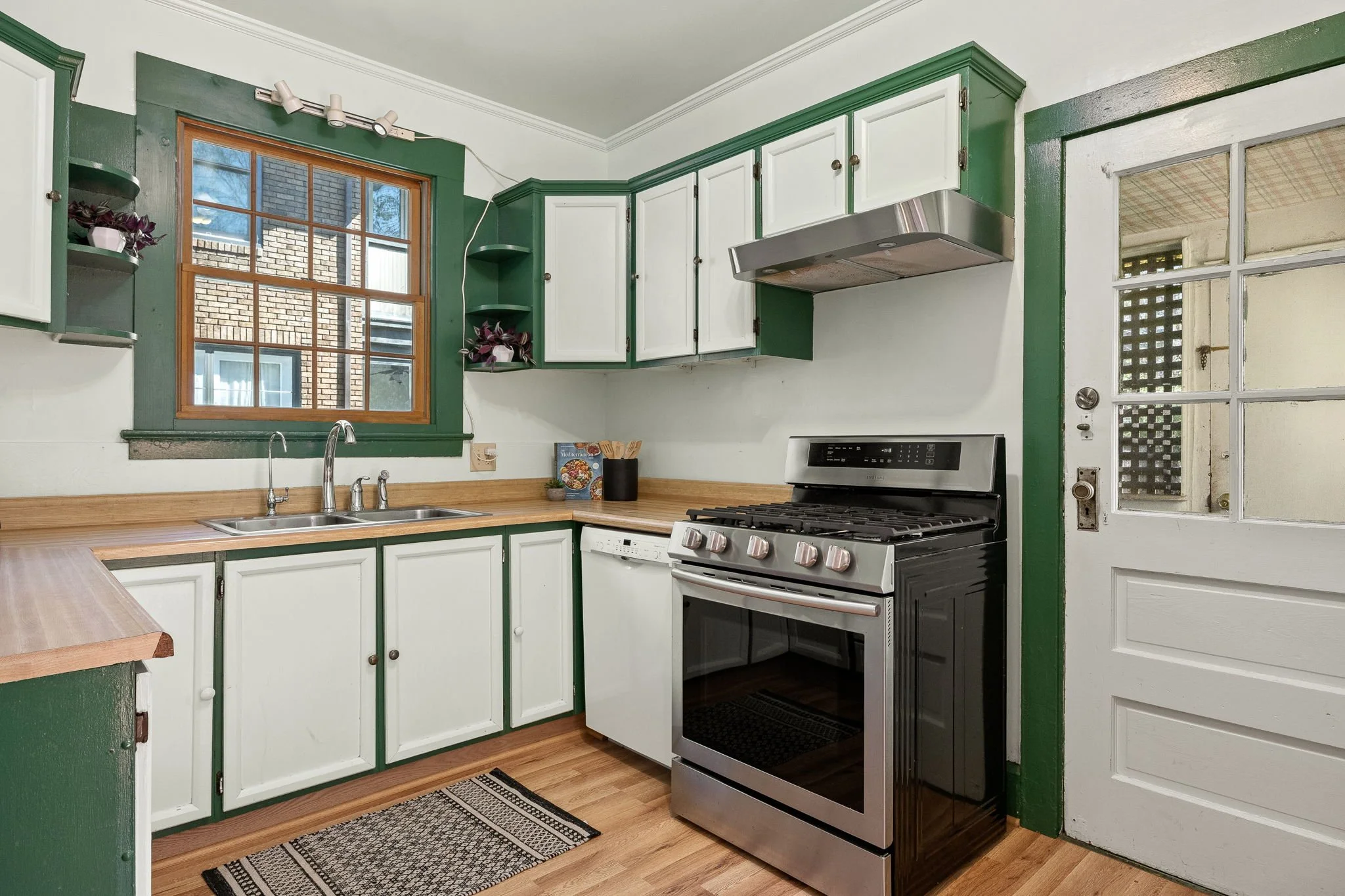 23-web-or-mls-23 - 3815 N Delaware St.jpg