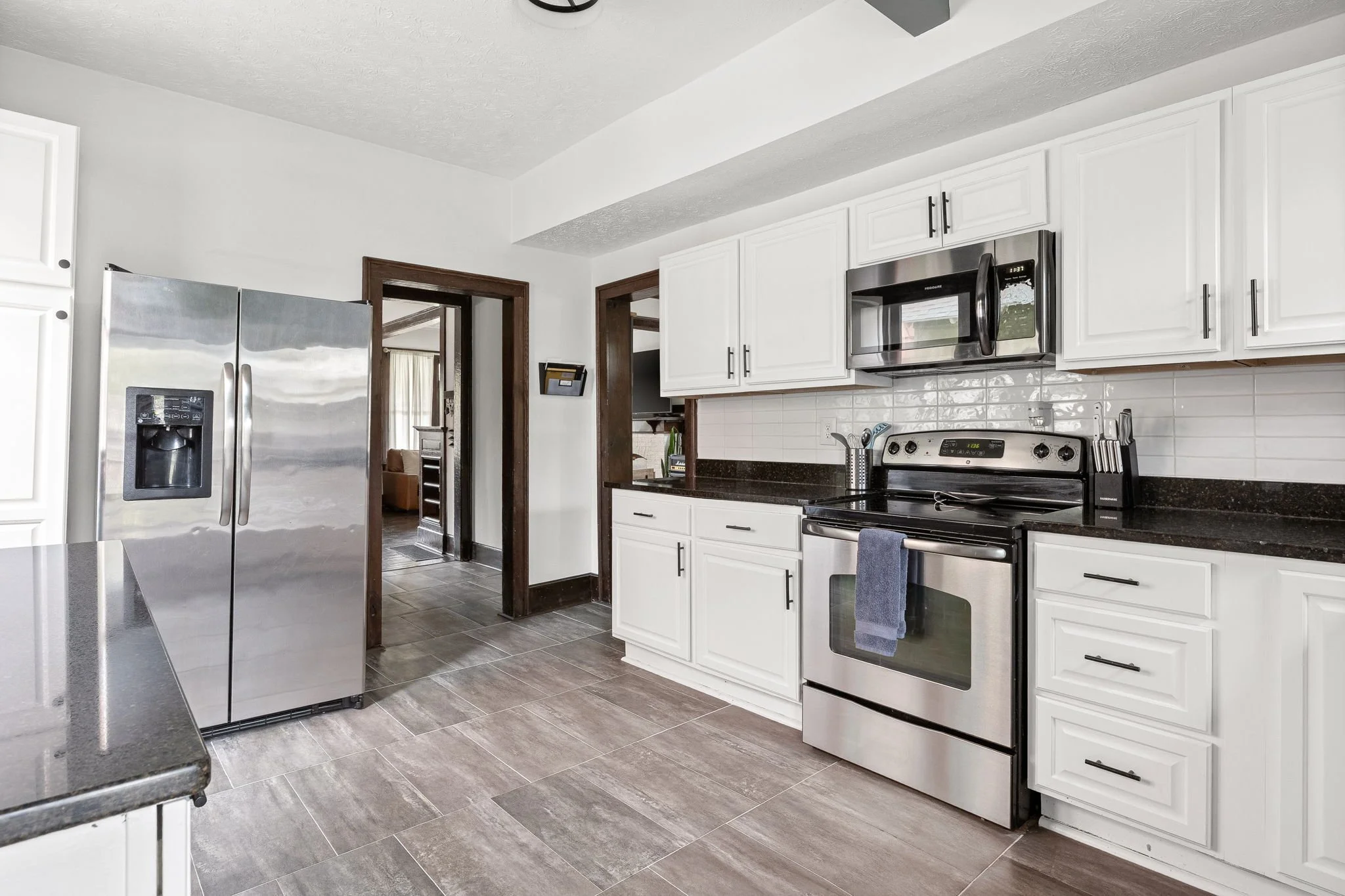 25-web-or-mls-25 - 3356 N Park Ave.jpg