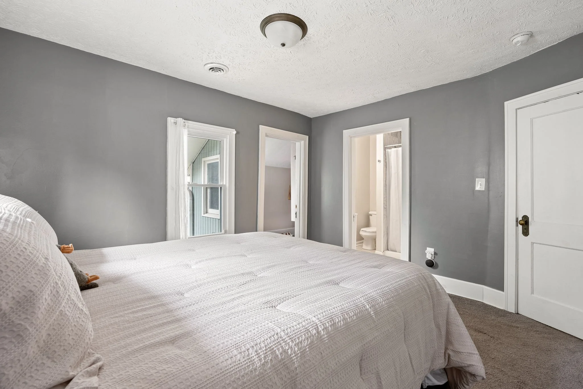 33-web-or-mls-33 - 3356 N Park Ave.jpg