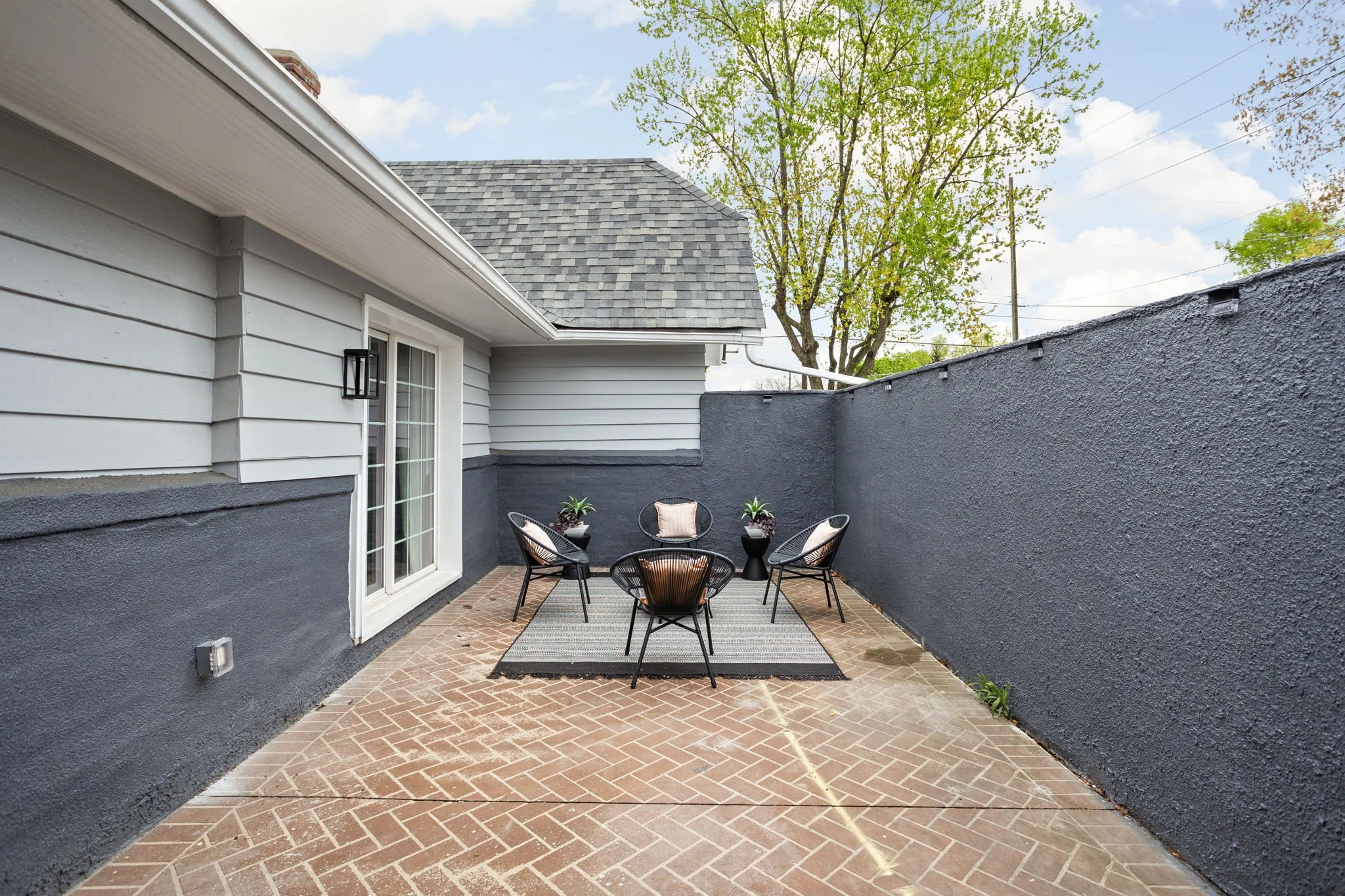 27-web-or-mls-4001 Broadway St-27.jpg