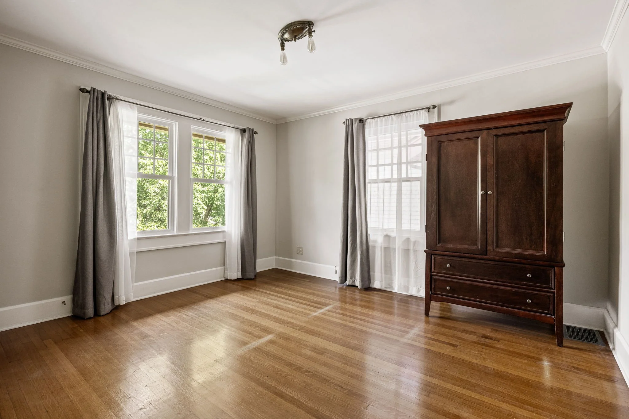 55-web-or-mls-55 - 4348 Broadway St.jpg