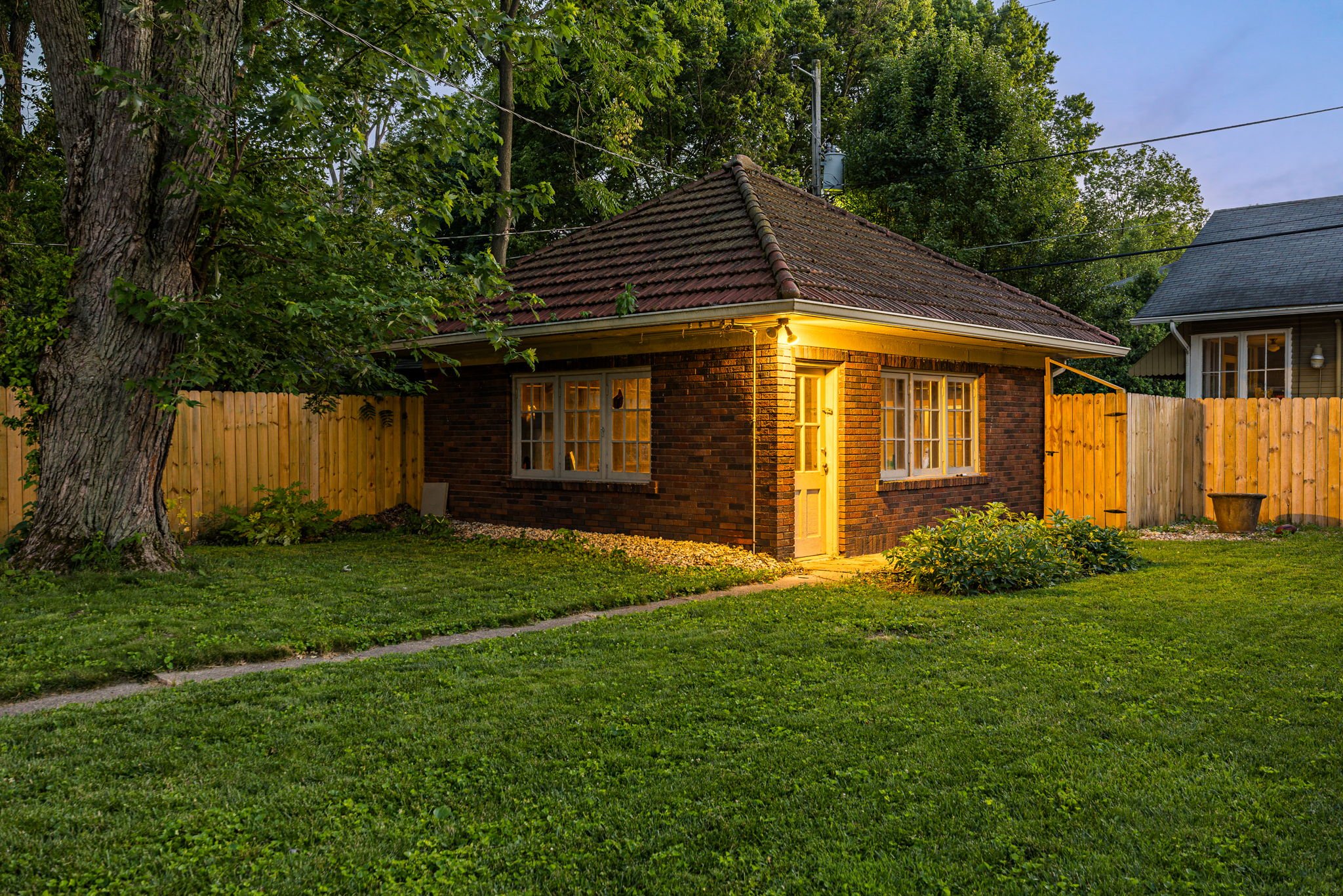 81-web-or-mls-75 - 4348 Broadway St.jpg