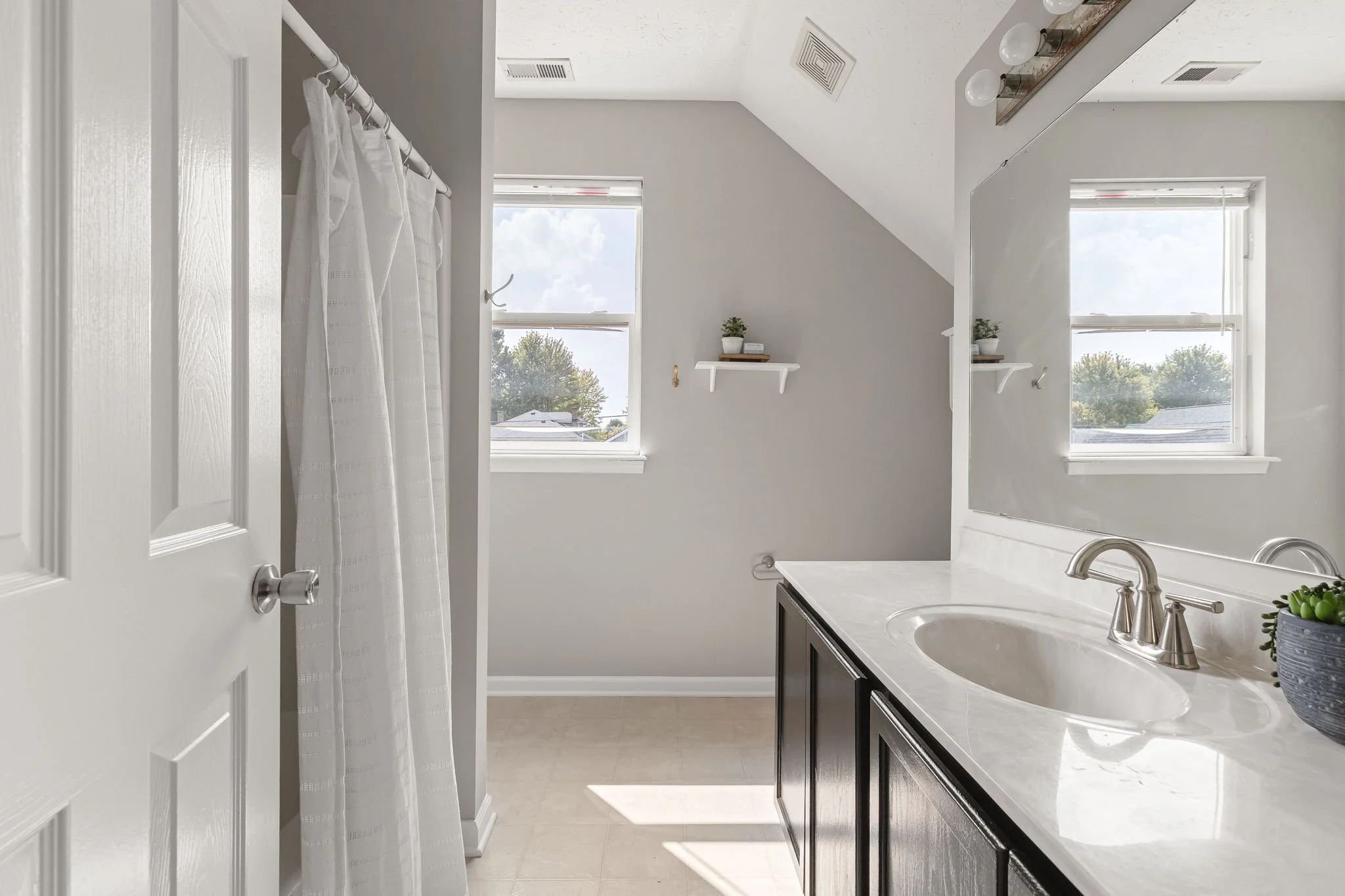 40-web-or-mls-40 - 2436 N New Jersey St.jpg