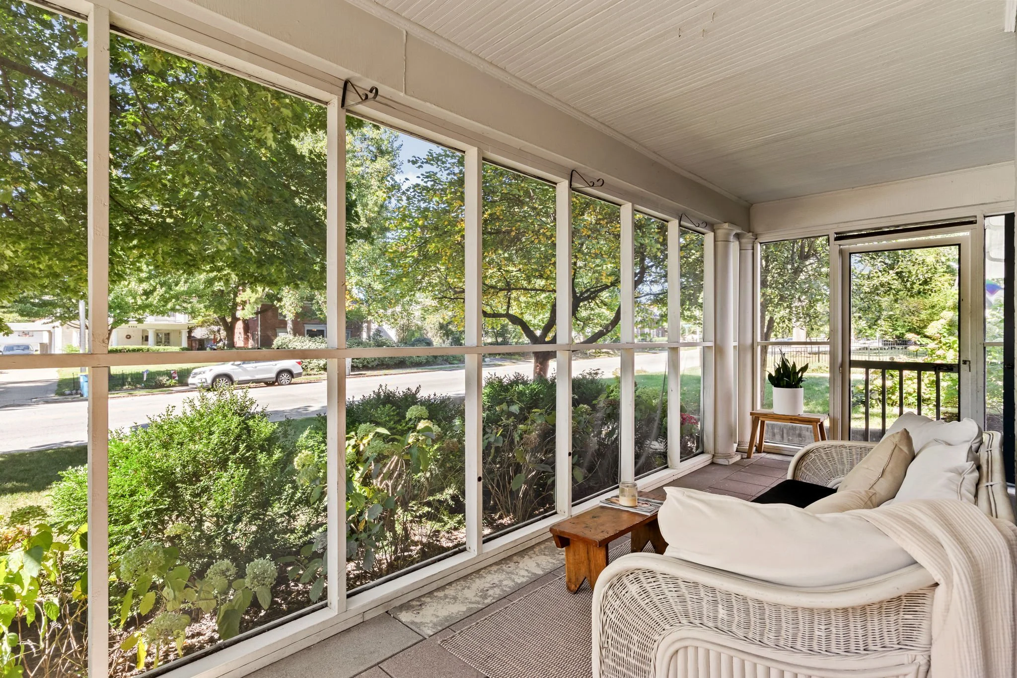 18-web-or-mls-17 - 4465 Central Ave.jpg