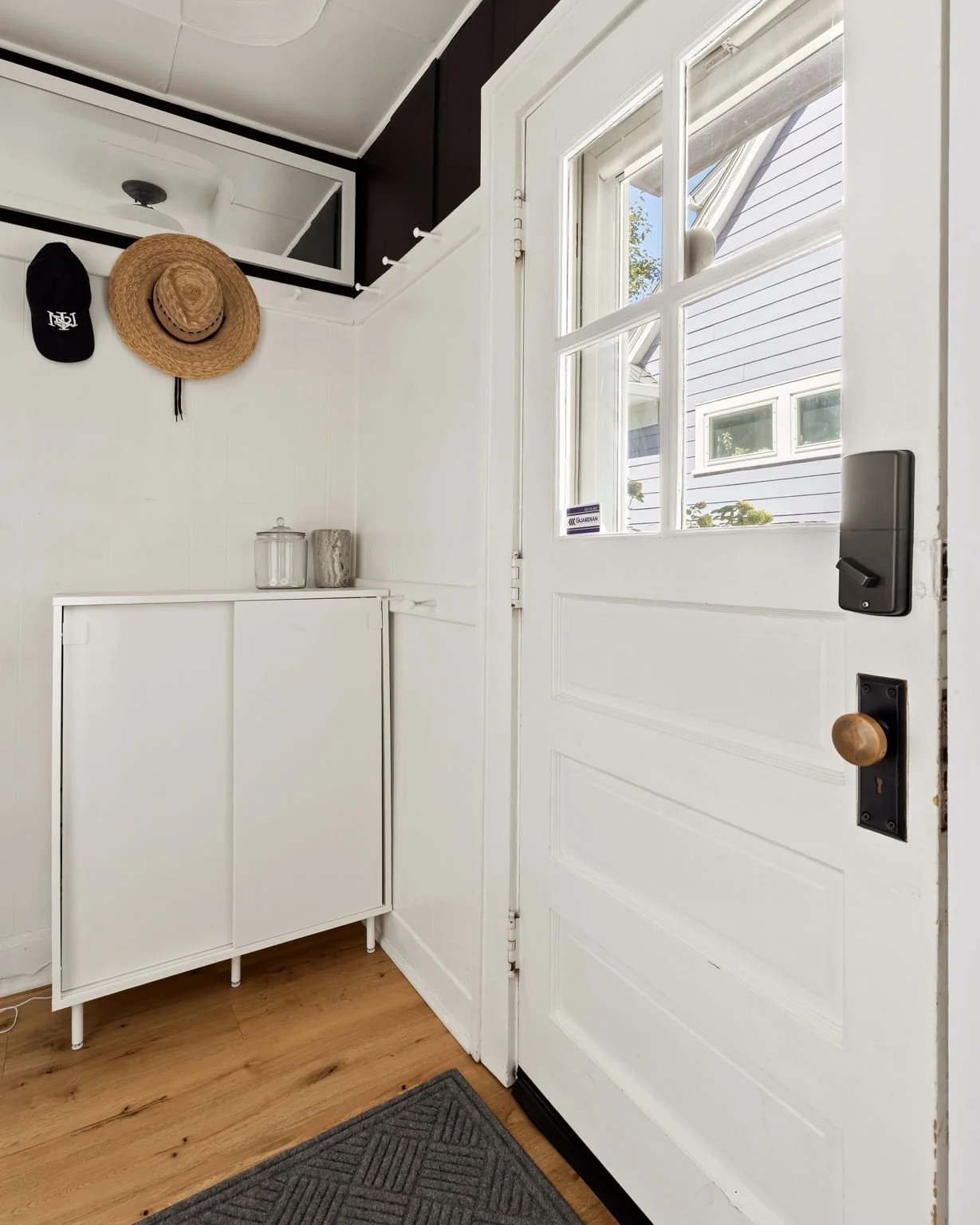 47-web-or-mls-46 - 4465 Central Ave.jpg