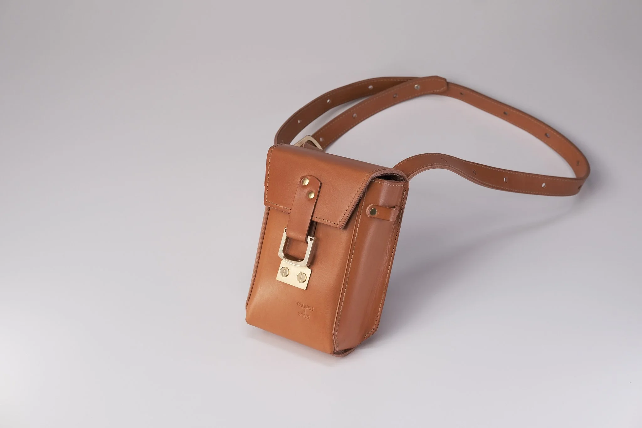 Palmer & Sons No 43 bridle leather side bag in London Tan