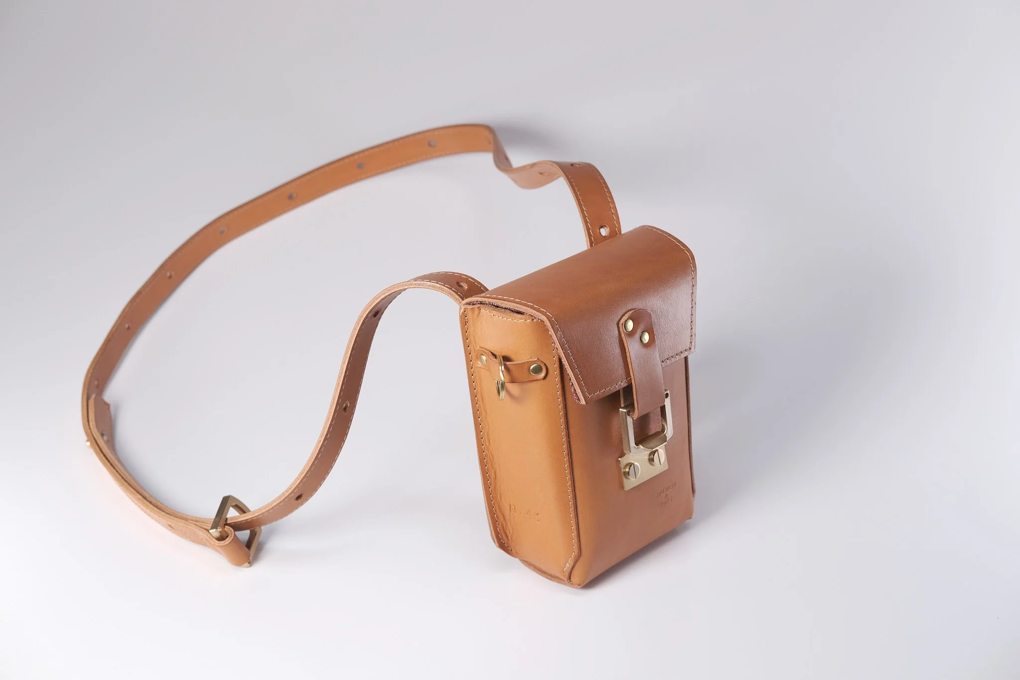 Palmer & Sons No 43 bridle leather side bag in London Tan