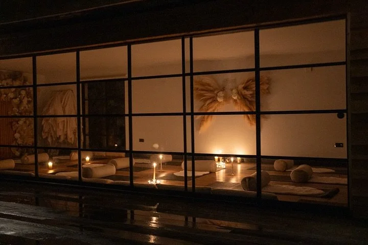 Tonight&hellip; ✨

A space for you to pause, to slow down, to remember what&rsquo;s real&hellip; a space for you to breathe, feel, release&hellip; a space for you to reconnect, be here now &amp; pour so much love into yourself!

Yin Yoga &amp; Medita